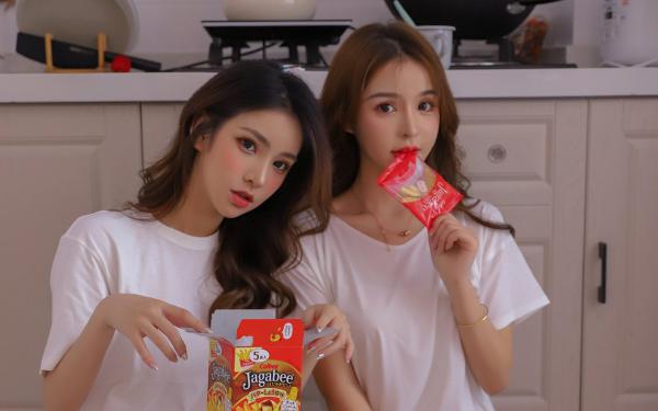 替嫁后，贺总偏宠娇嫂嫂小说 沈柒贺逸宁贺逸其小说叫什么