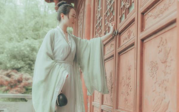 《陆长风李令月》完整版在线阅读(主角手捧医典,我的患者全是皇宫大佬)